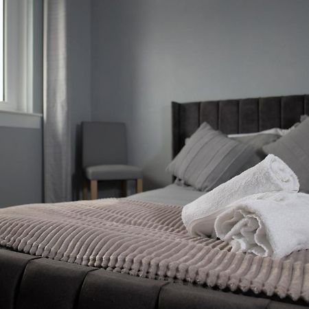 Modern 2-Bed Haven, Free Parking Daire Edinburgh Dış mekan fotoğraf